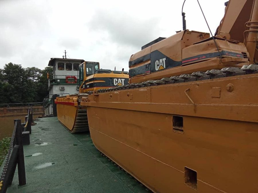 CAT excavators loaded on a marine barge for the Aiteo Nembe EPCIC project